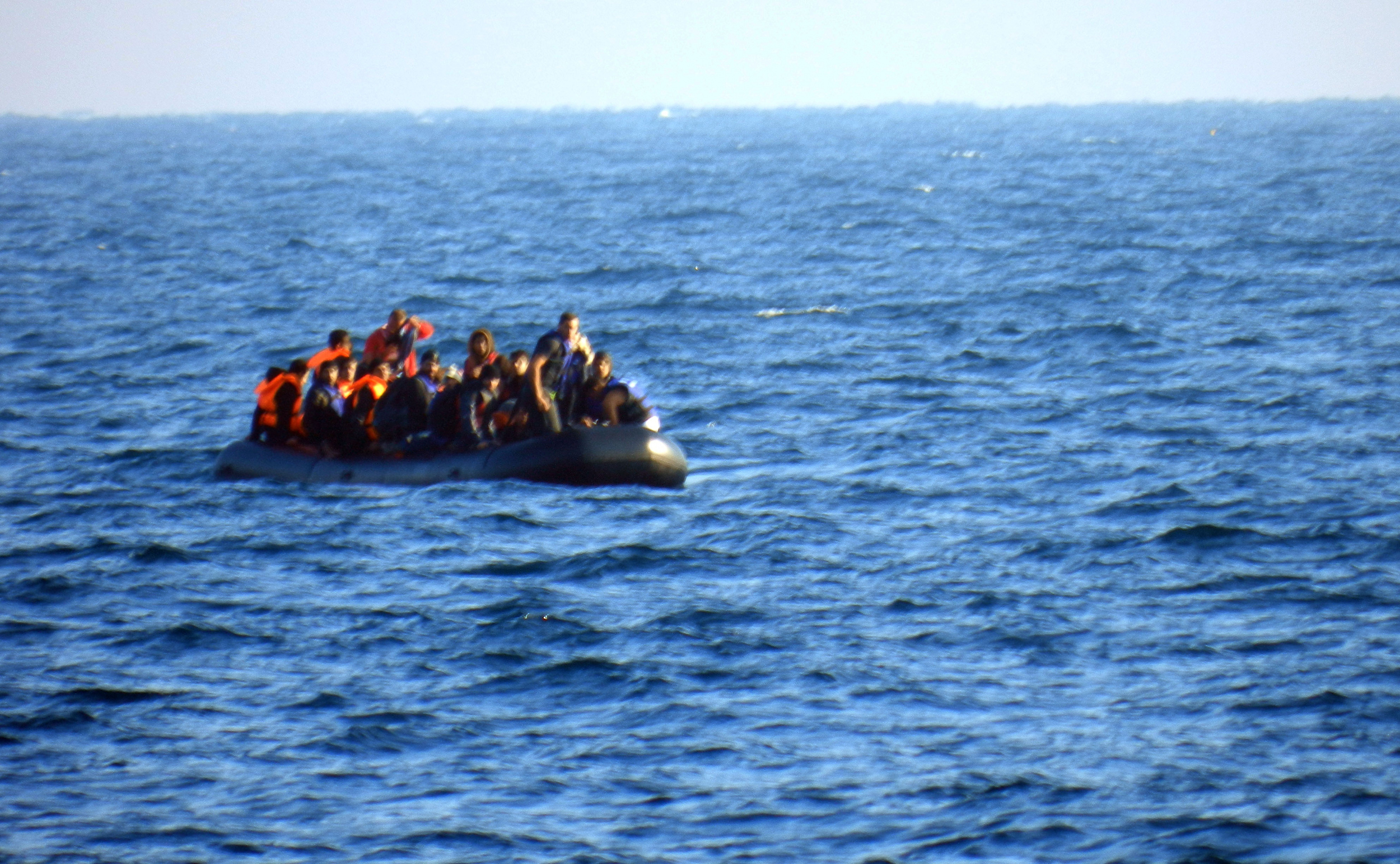 Λαθραίοι μετανάστες κινητοποίησαν ΛΣ και ΠΝ δηλώνοντας ψευδώς φωτιά σε σκάφος