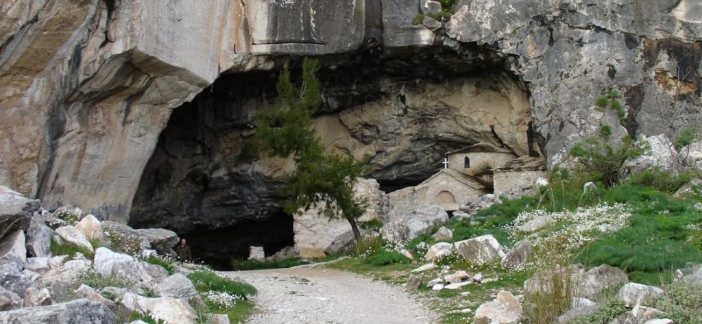 Μύθος ή πραγματικότητα: Το ανεξήγητο «μεταφυσικό» φαινόμενο της Πεντέλης (βίντεο)