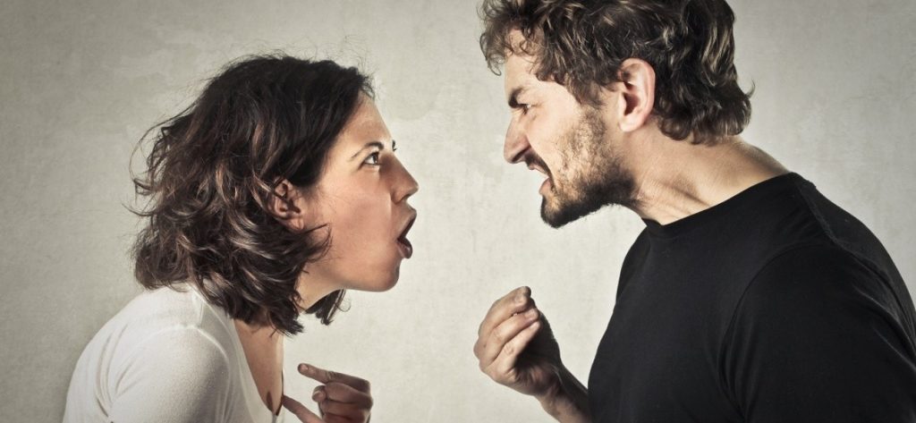 4 φορές που προσβάλλεις τον σύντροφό σου και δεν το καταλαβαίνεις