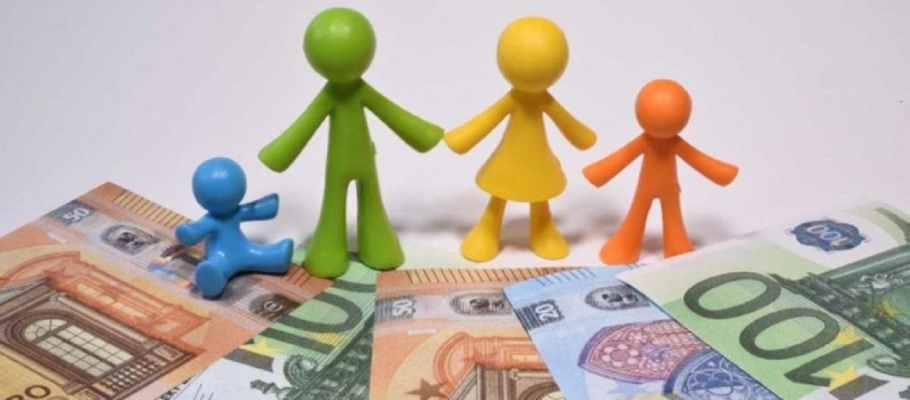 ΟΠΕΚΑ: Καταβλήθηκαν επιδόματα και παροχές – Πότε πληρώνεται το επίδομα παιδιού