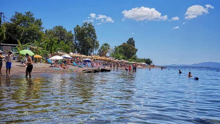 Το καλοκαίρι τώρα αρχίζει: Το χωριό που αποκαλείται «νησί» είναι τέλειο για κοντινές διακοπές της τελευταίας στιγμής