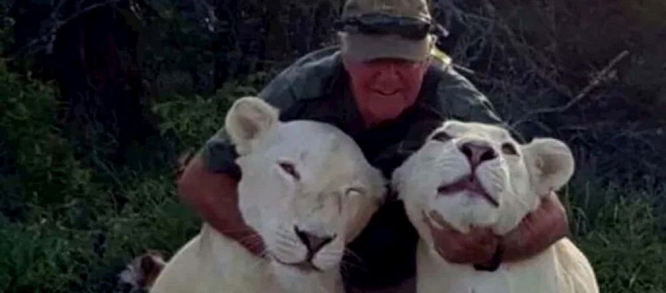 Έσωσε δύο λιοντάρια από βέβαιο θάνατο κι εκείνα τον σκότωσαν (βίντεο)