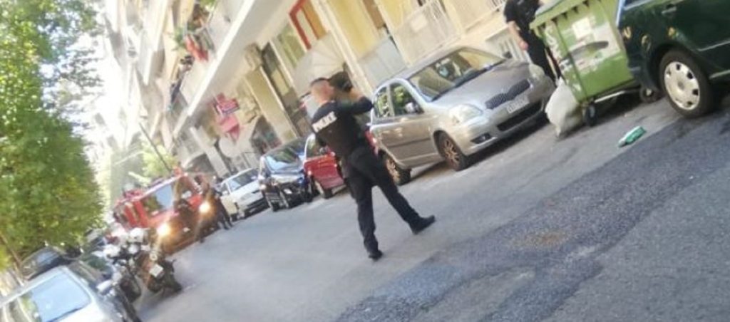 Φωτιά σε διαμέρισμα στο Παγκράτι – Απεγκλωβίστηκε ηλικιωμένη