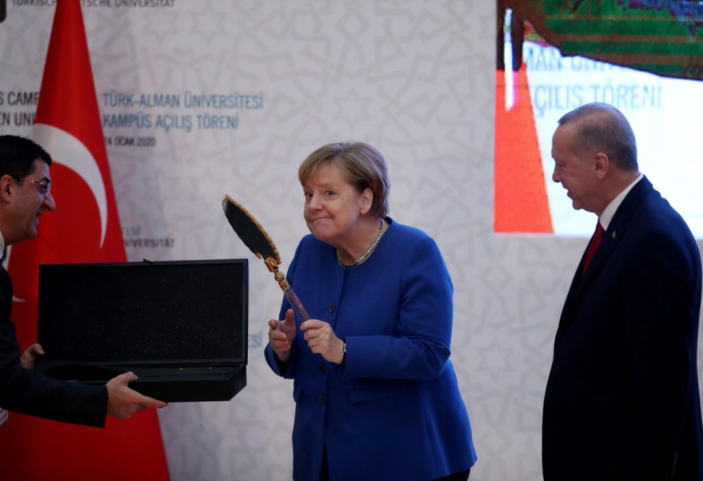 Ρήξη στην ΕΕ; – Γερμανία: «Δεν έχουμε τα ίδια συμφέροντα με την Γαλλία – Θέλουμε κοντά την Τουρκία»