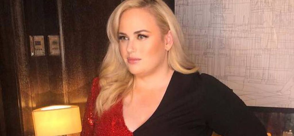 Η εντυπωσιακή αλλαγή της Rebel Wilson θα σε αφήσει… άναυδο (φώτο)