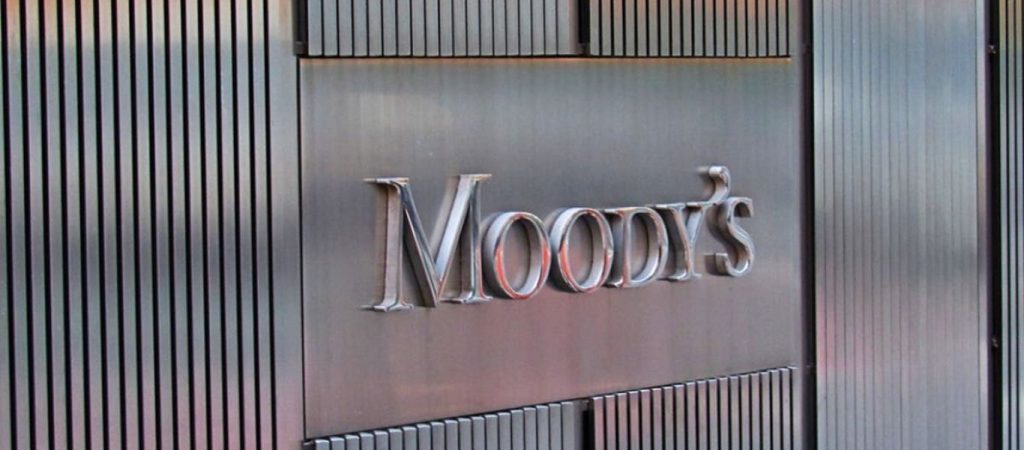 Moody’s: «Η ζήτηση για τον τουρισμό θα παραμείνει αδύναμη και πέρα από την ταξιδιωτική περίοδο του 2020»
