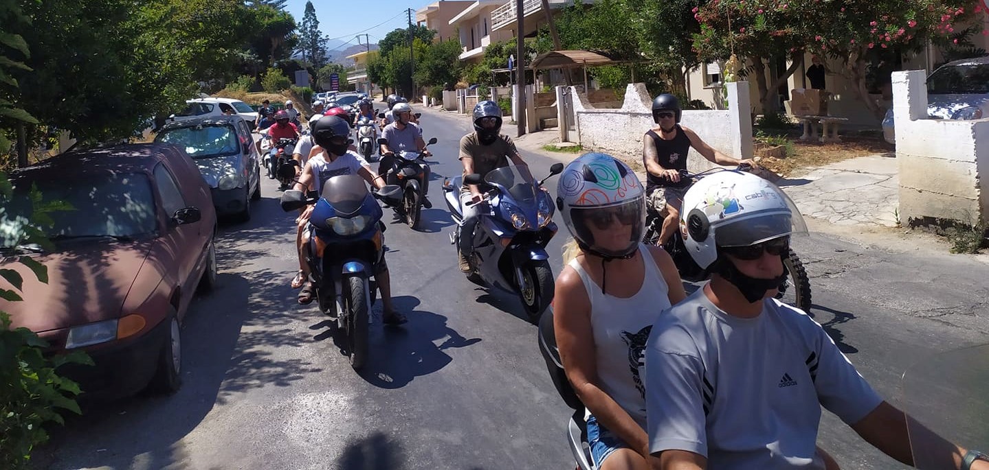 Κρήτη: Μηχανοκίνητη πορεία εναντίον των περιοριστικών μέτρων για τον κορωνοϊό (βίντεο)