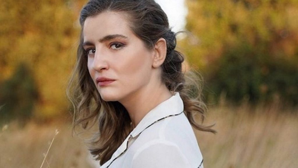 Μαρία Κίτσου: Λέει «αντίο» στο καλοκαίρι και φωτογραφίζεται πάνω σε σκάφος