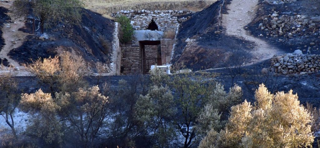 Υπουργείο Πολιτισμού για Μυκήνες: «Η συχνή αποψίλωση έσωσε μεγάλο κομμάτι του αρχαιολογικού χώρου»