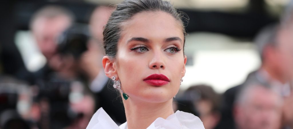 Η Sara Sampaio λέει «αντίο» στο καλοκαίρι με τον πιο… αισθησιακό τρόπο (φώτο)