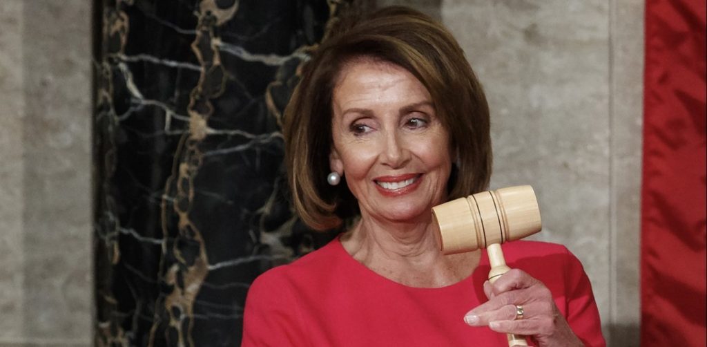 Η αρχηγός των Δημοκρατικών της Γερουσίας που θέλει να «κλειδώσει» όλες τις ΗΠΑ πήγε κομμωτήριο ενώ απαγορεύεται!