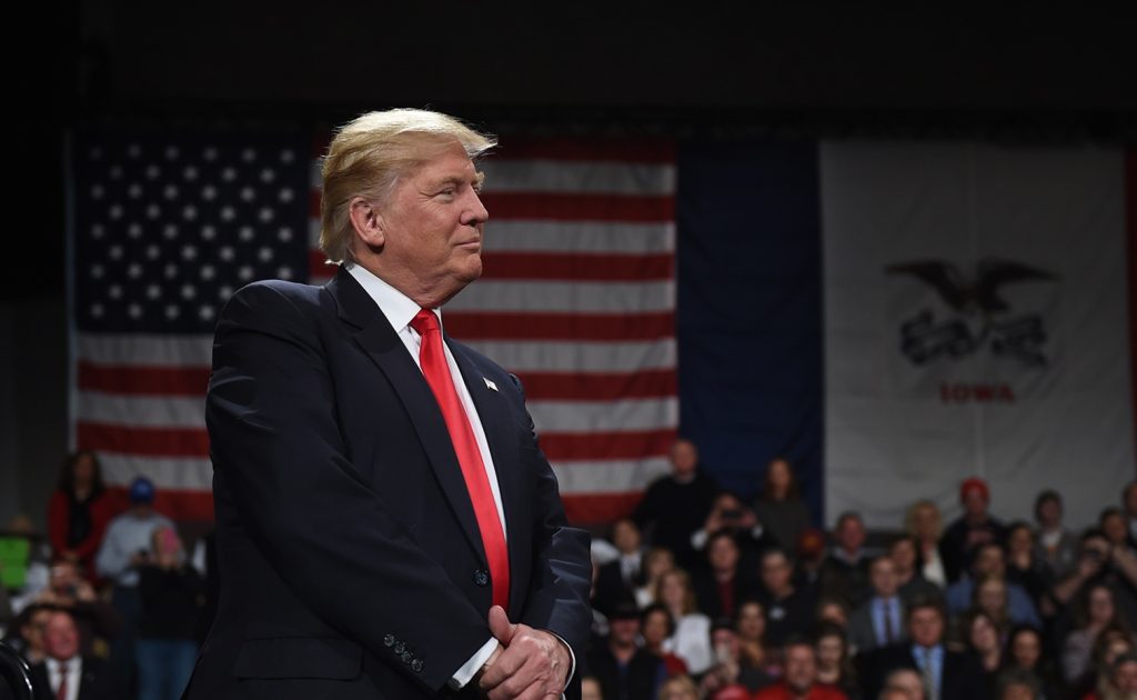 Τρίπλα Ν.Τραμπ: Προσκαλεί τους ψηφοφόρους να αποδείξουν τη διαβλητότητα της επιστολικής ψήφου με… διπλή ψήφο!