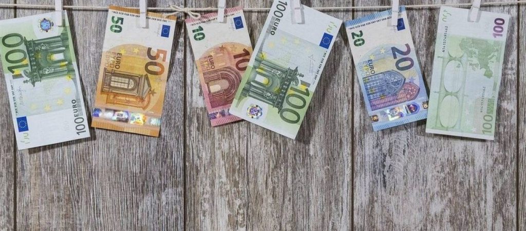 Επίδομα 534 ευρώ: Νέα απόφαση από το Υπ.Εργασίας – Μέχρι τις 4 Σεπτεμβρίου οι αιτήσεις – Ποιους αφορά