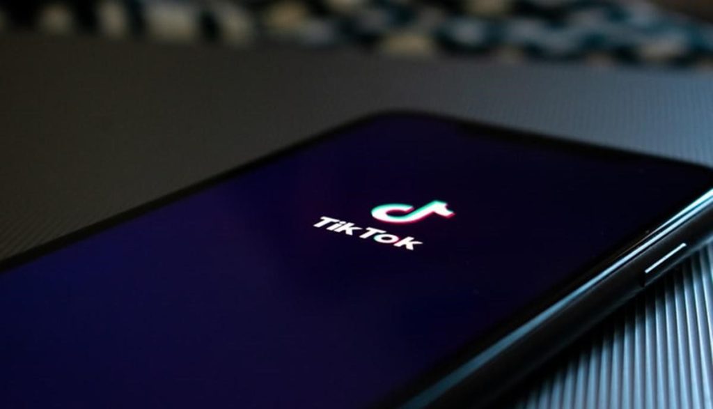 «Benadryl challenge»: Μοιραία απέβη για 15χρονη η νέα «πρόκληση» στο TikTok (φωτό)