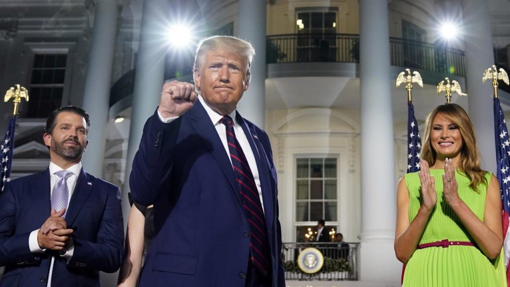 «Πήρε κεφάλι» ο Ν.Τραμπ: 52% αποδοχή από τους Αμερικανούς πολίτες στην τελευταία δημοσκόπηση!