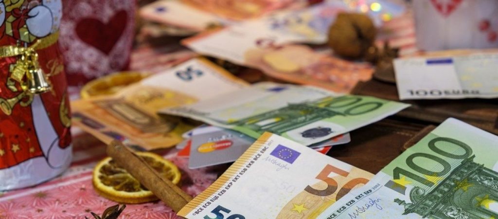 Δώρο Χριστουγέννων: Πώς θα καταβληθεί στους μισθωτούς σε αναστολή