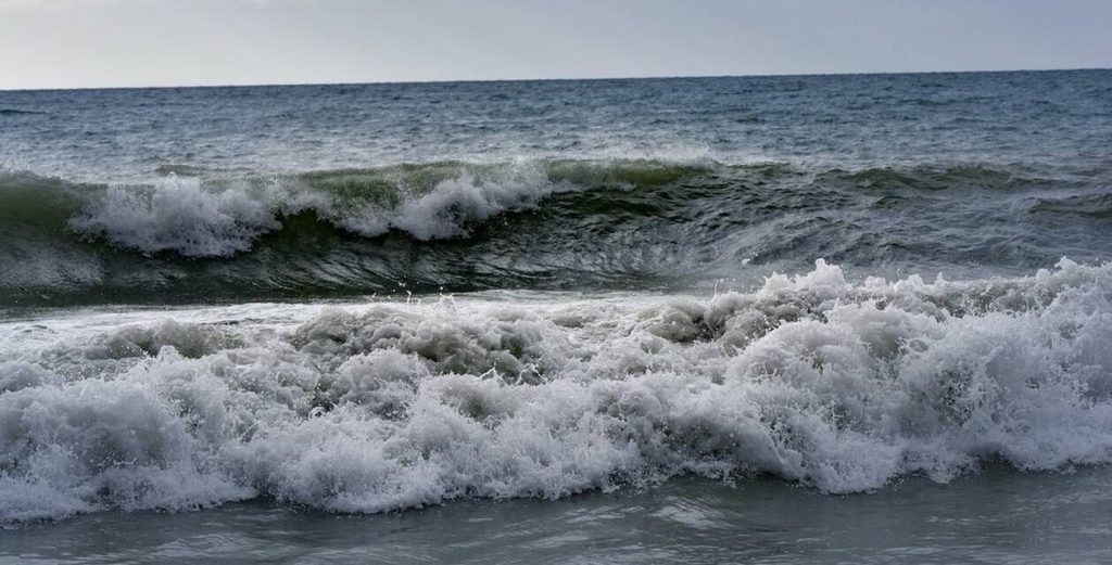Κεφαλονιά: Δείτε τη δραματική διάσωση λουόμενου και ναυαγοσώστη στον Μύρτο (βίντεο)