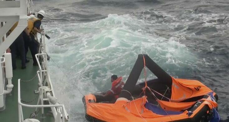 Ιαπωνία: Ο τυφώνας Χάισεν δυσχεραίνει τις επιχειρήσεις εντοπισμού των ναυαγών