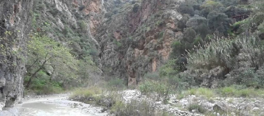 Ξυλόκαστρο: Αίσιο τέλος για τους περιπατητές που χάθηκαν στο φαράγγι της Φόνισσας