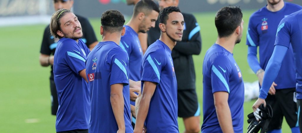 Προχωρά σε αλλαγές ο Φαν’τ Σιπ – Φανέλα βασικού για Φορτούνη και Κουλούρη κόντρα στο Κόσοβο