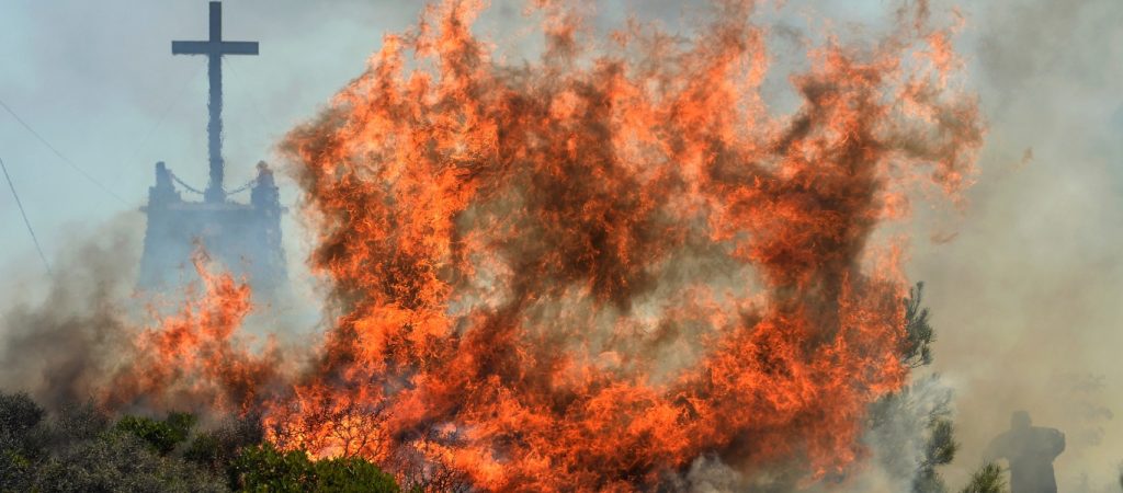 Καταγγελία από τον πρώην αρχηγό της Πυροσβεστικής κατά Ματθαιόπουλου και Βασιλειάδη για εγκατάλειψη της φωτιάς στην Μάνη