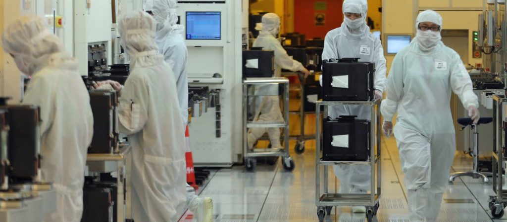 ΗΠΑ: Η κυβέρνηση Trump εξετάζει το ενδεχόμενο να βάλει την κινεζική SMIC στη «μαύρη λίστα» του εμπορίου