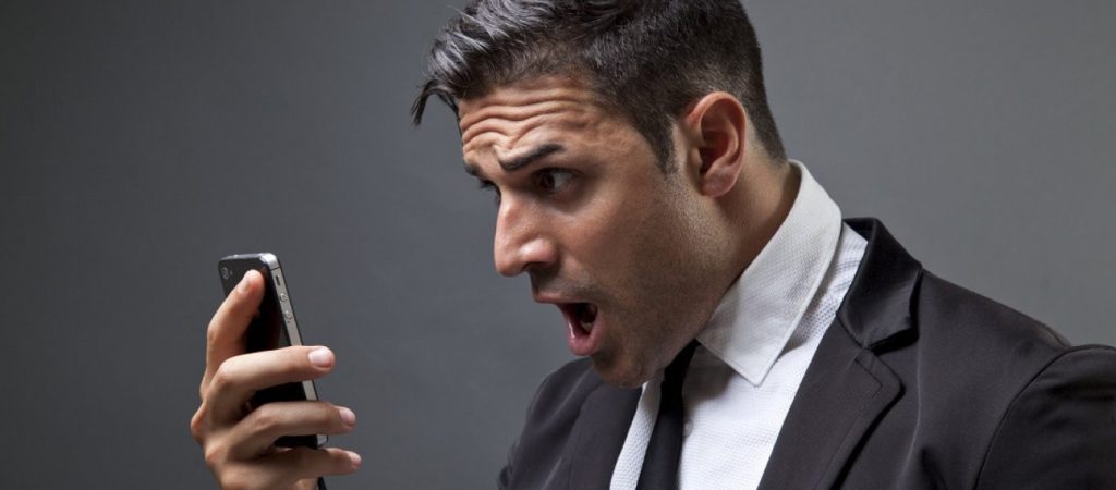 Απίστευτο: Ο αριθμός του κινητού μας αποκαλύπτει την… ηλικία μας!