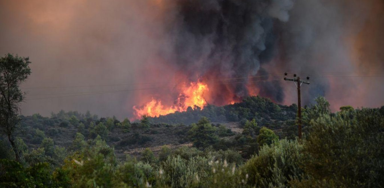Φωτιά ξέσπασε σε χορτολιβαδική έκταση στη Ρόδο