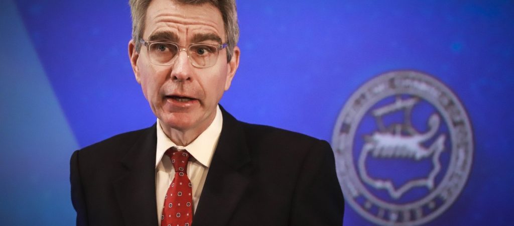 O Τζ.Πάιατ «διαψεύδει» ότι οι ΗΠΑ μπλοκάρουν την πώληση πυραύλων στην Ελλάδα – Μόνο που αναφέρεται σε… λάθος πυραύλους