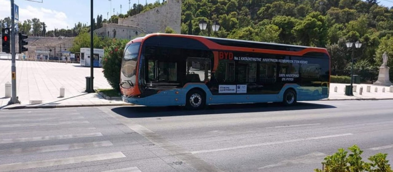 Αθήνα: Δοκιμαστικά δρομολόγια για το πρώτο ηλεκτρικό λεωφορείο στο κέντρο της πόλης