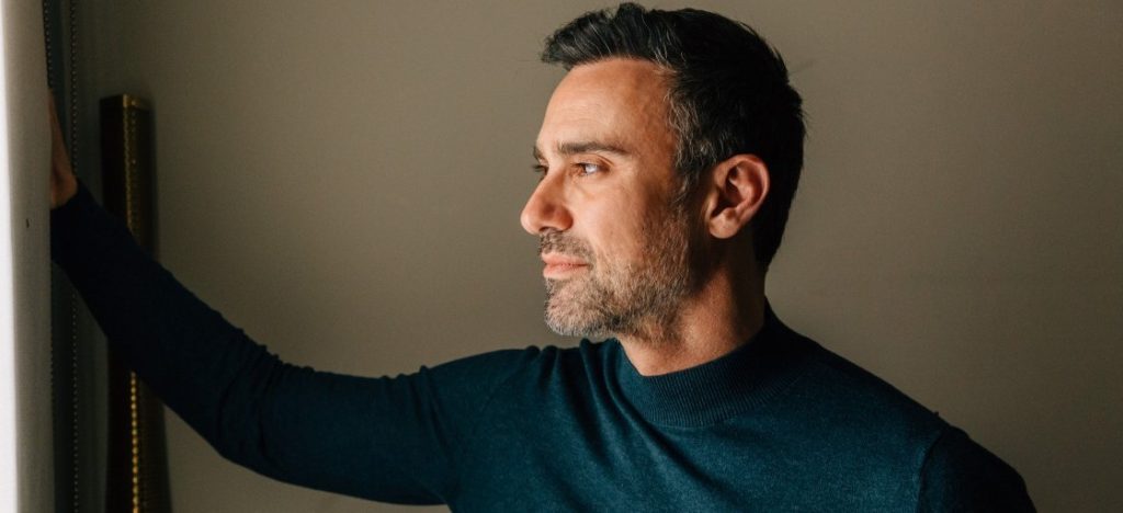 Γιώργος Καπουτζίδης: «Η δικιά μου ομοφυλοφιλία δεν με εμπόδισε ποτέ από το να κάνω τα όνειρά μου πραγματικότητα»