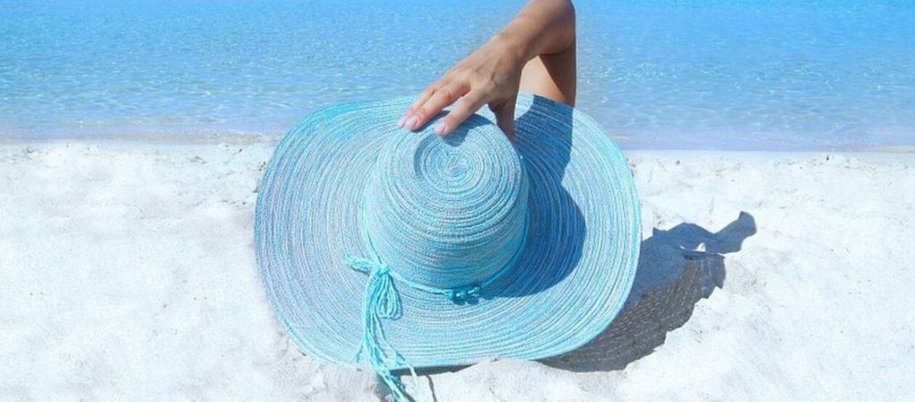 Κανείς δεν θέλει να πάει διακοπές σαν «φτωχός συγγενής»: Ελάχιστοι ενδιαφέρθηκαν  για τα δελτία «κοινωνικού τουρισμού»