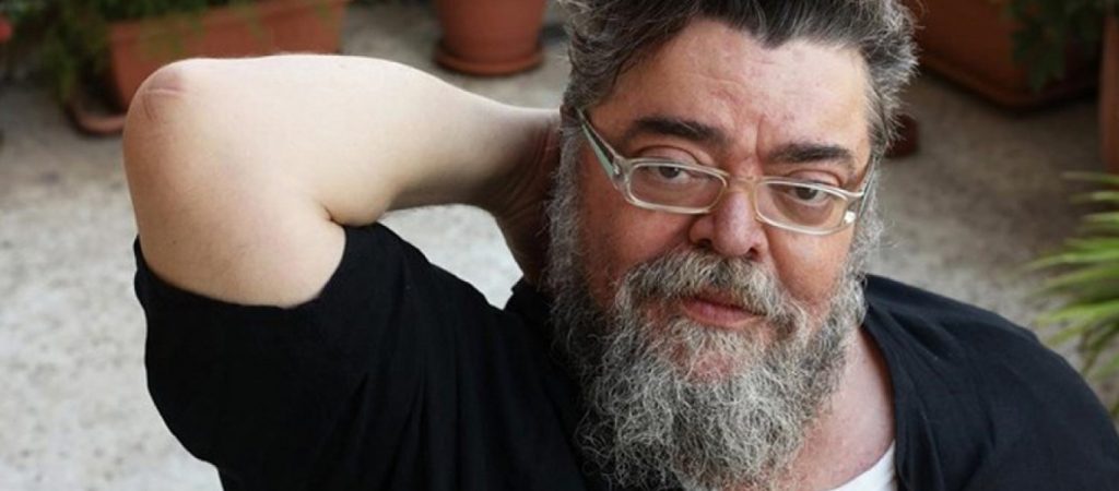 Σ.Κραουνάκης: Δηλώνει panerotic – Μπορεί να ερωτευτεί ακόμα και ένα τζιτζίκι