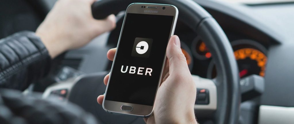 Uber: Ηλεκτροκίνητα όλα τα οχήματα έως το 2040