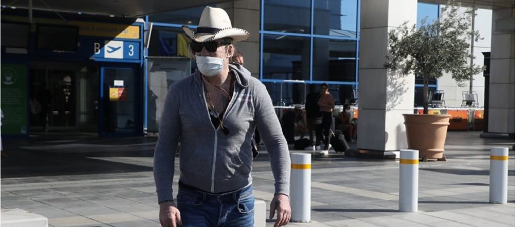 Στην Αθήνα ο Μ.Ρουρκ που παίζει σε ταινία με θέμα τη ζωή του Αγίου Νεκταρίου (φώτο)