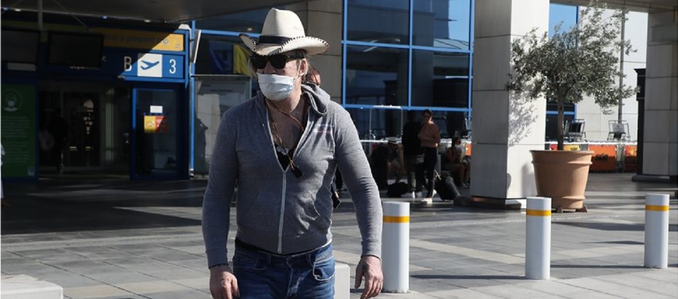 Στην Αθήνα ο Μ.Ρουρκ που παίζει σε ταινία με θέμα τη ζωή του Αγίου Νεκταρίου (φώτο)