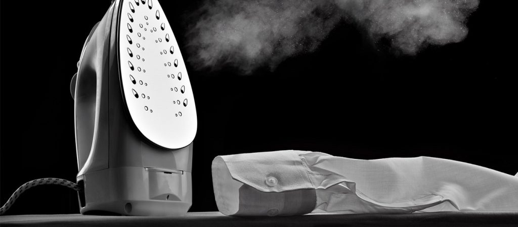 Έτσι θα σιδερώσεις ένα πουκάμισο σε λιγότερο από 90 δευτερόλεπτα (βίντεο)