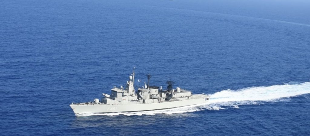 Συνεχίζει να προκαλεί η Τουρκία – Τουρκική φρεγάτα στα ανοιχτά του Καστελόριζου