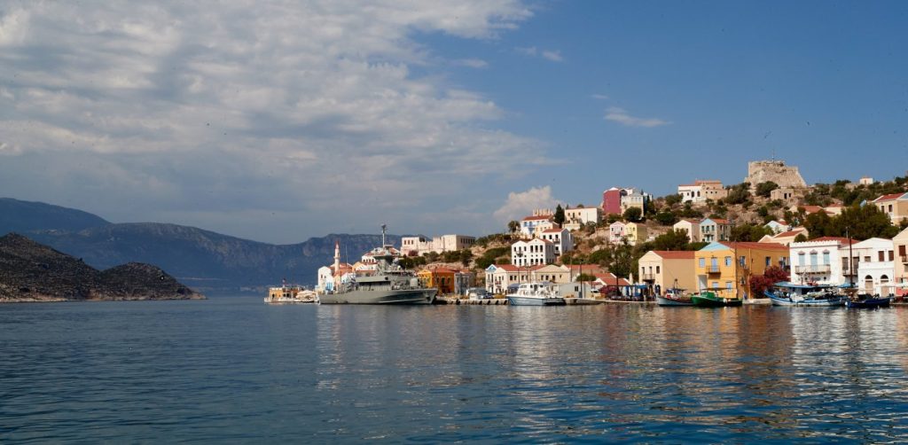 Ι.Μάζης: «Η Τουρκία εικάζεται πως θα προχωρήσει σε ναυτικό αποκλεισμό του Καστελόριζου» (βίντεο)