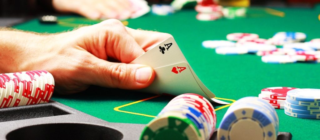 Αττική: Συνελήφθησαν έξι άτομα για παράνομο τζόγο σε μίνι καζίνο