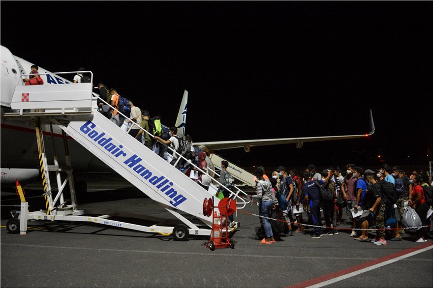 Στη Θεσσαλονίκη το πρώτο γκρουπ ασυνόδευτων αλλοδαπών από τη Μόρια (φωτο)