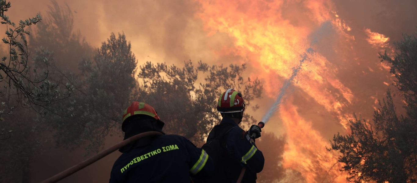 Τέθηκε υπό έλεγχο η πυρκαγιά στην Αρτέμιδα Αττικής – Δεν υπάρχει ενεργό μέτωπο