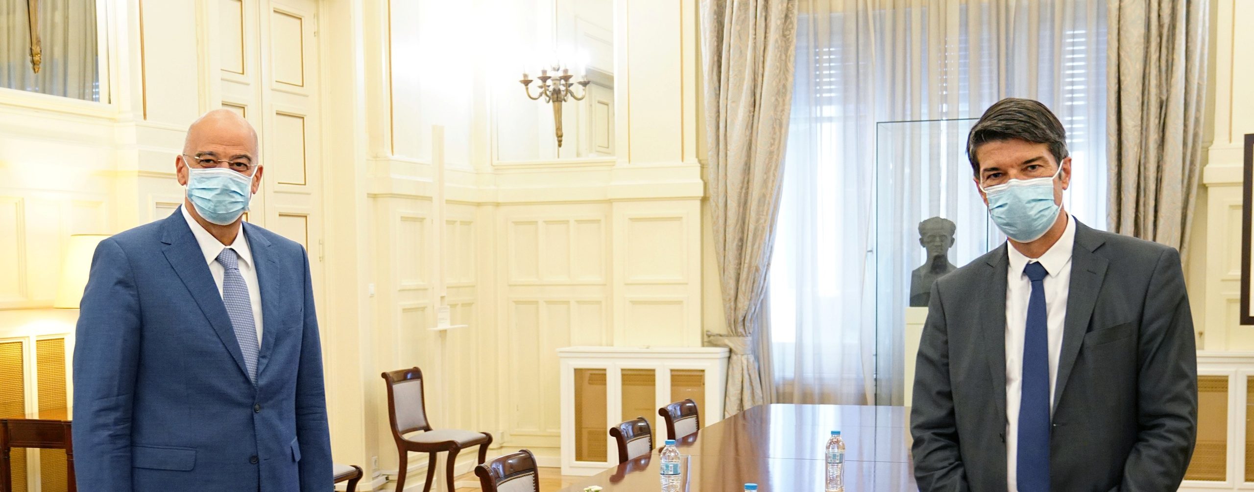 Ν.Δένδιας: Συναντήθηκε με τον Γάλλο πρέσβη – Συζητήθηκαν οι εξελίξεις στην Ανατολική Μεσόγειο