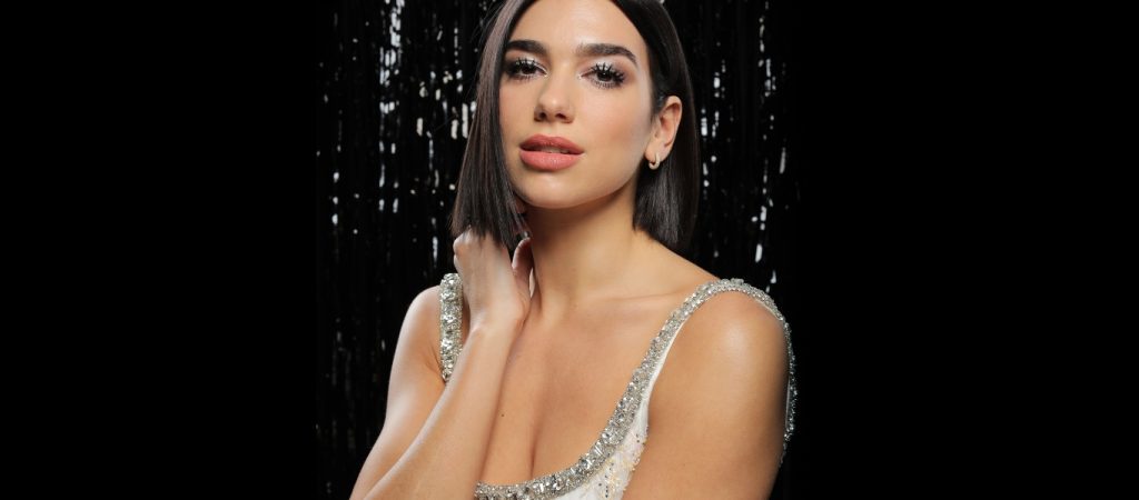 Dua Lipa: To πορτοκαλί μπικίνι της «σπάει» τα κοντέρ στο Instagram – Ξεπέρασε τα 3 εκατ. likes (φώτο)