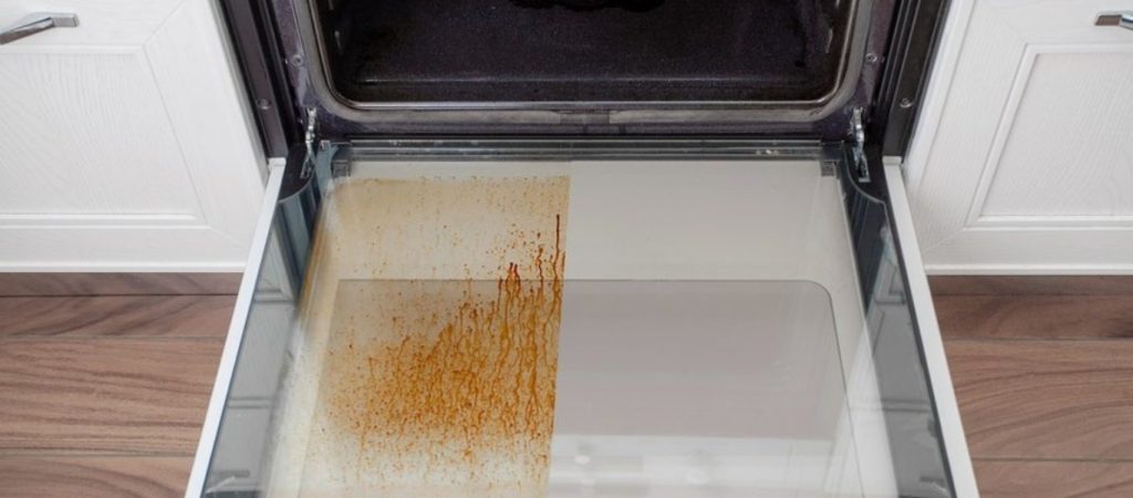 Αυτά είναι τα φυσικά καθαριστικά που θα κάνουν τον φούρνο σας… αγνώριστο