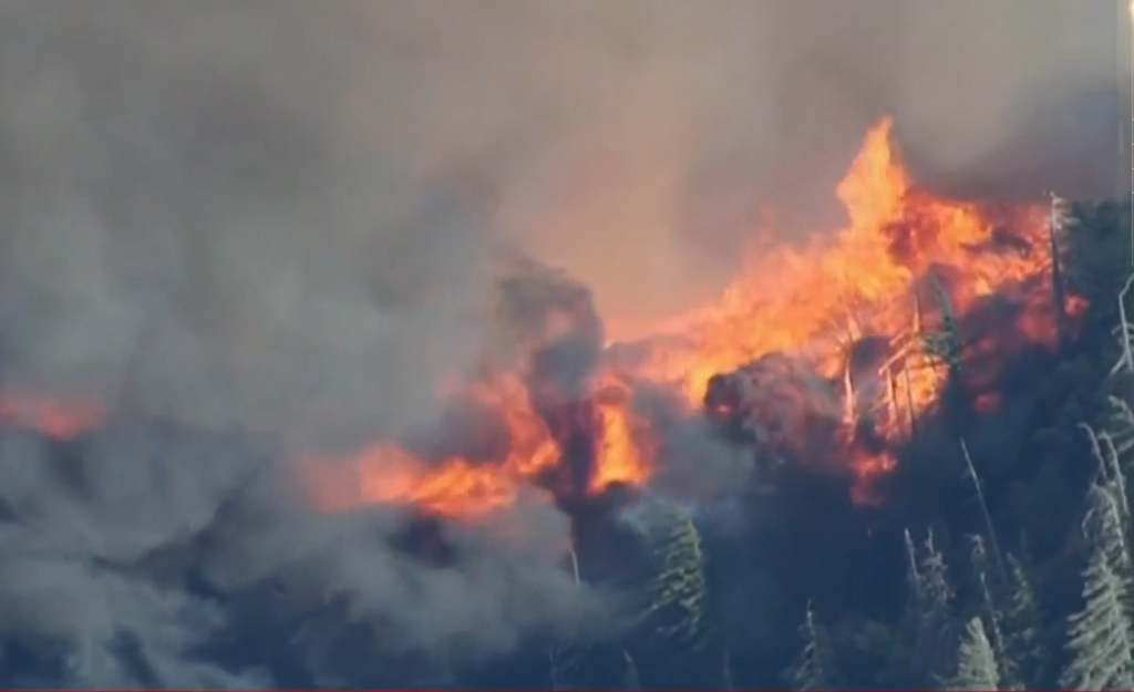 ΗΠΑ: Τρεις νεκροί από τεράστια πυρκαγιά που προκλήθηκε βόρεια του Σακραμέντο