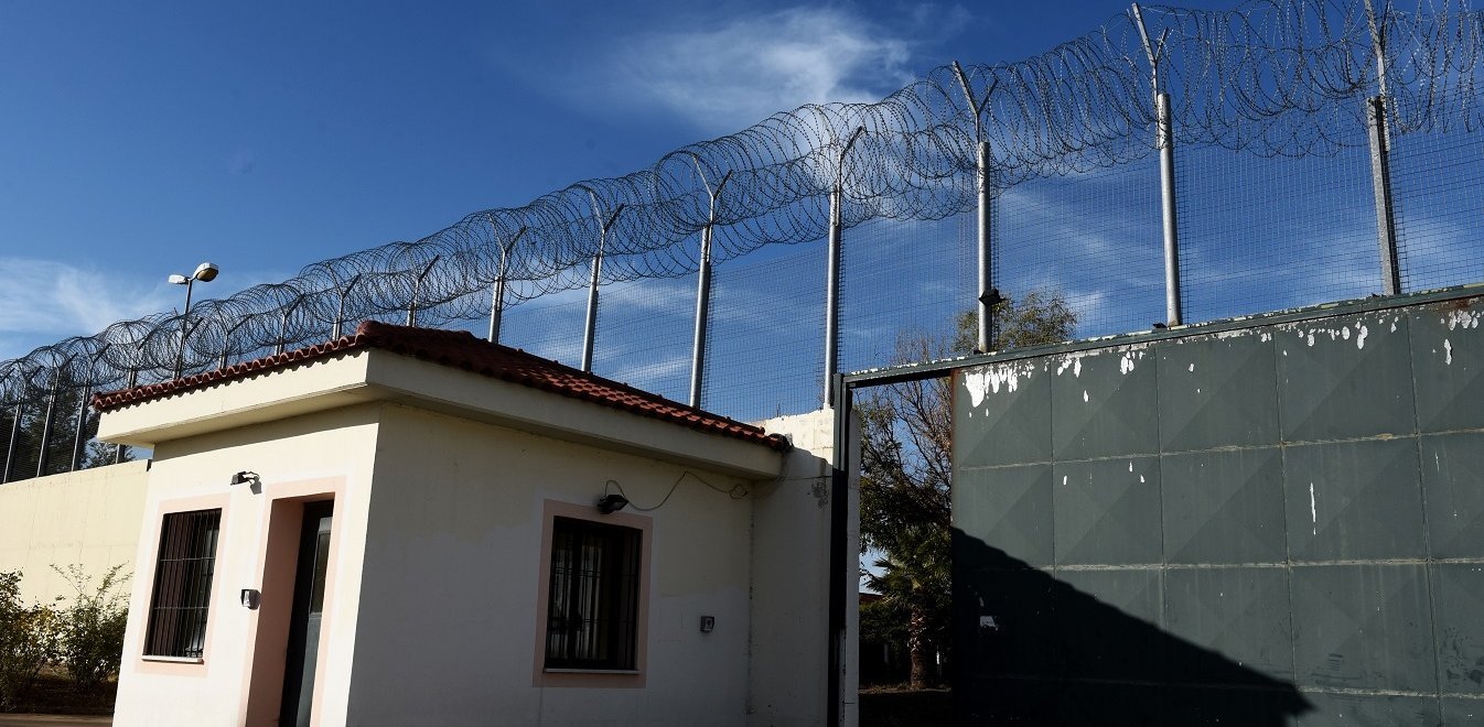 Έρευνα σε κελιά των φυλακών Νιγρίτας – Εντοπίστηκαν ναρκωτικά χάπια και αυτοσχέδιο μαχαίρι (φώτο)