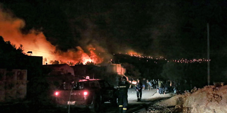 Εμπρησμοί στη Μόρια από παράνομους μετανάστες (βίντεο)