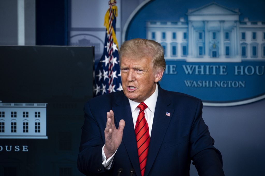 Ν.Τραμπ για πανδημία: «Δεν θέλω να δημιουργώ πανικό και να φοβούνται οι άνθρωποι»