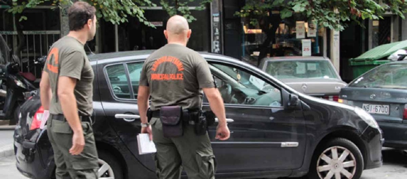 Καλαμπάκα: Του έκοψε κλήση για παράνομη στάθμευση κι εκείνος τον γρονθοκόπησε